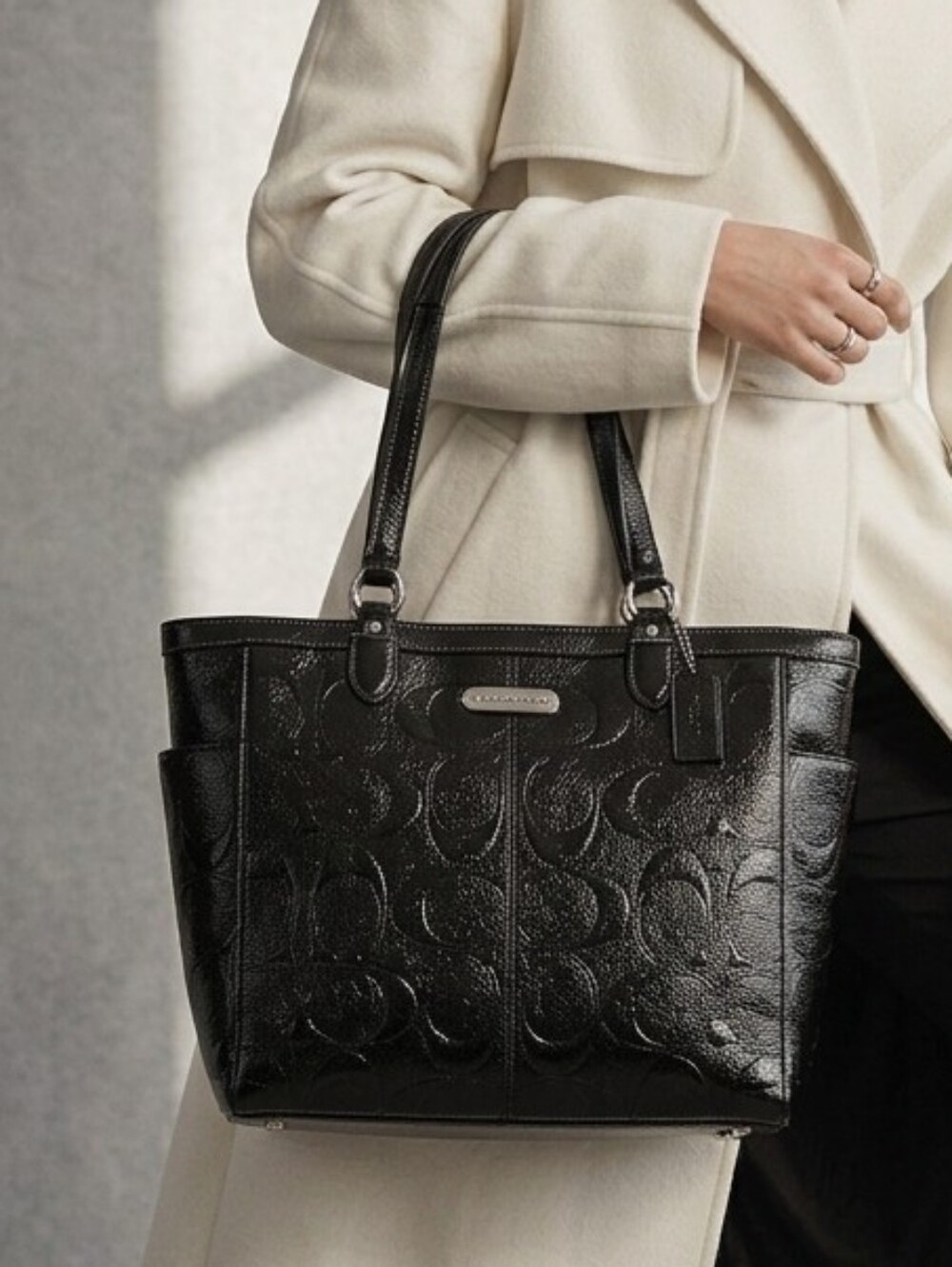 COACH Gallery Tote Bag Embossed Patent Leather Signature C Shoulder Black Medium